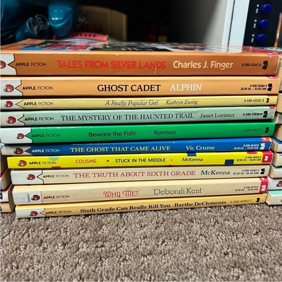 Vintage Children's Book Lot - Colorful Covers apple paperback lot of 30 - Picture 8 of 8